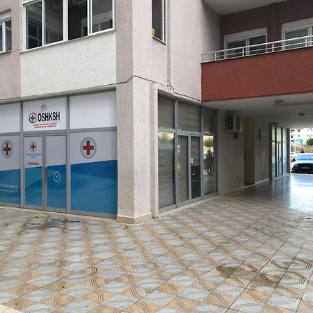 Cozy Lake Front Flat Bequeme Wohnung An Der See Pogradec Exteriör bild