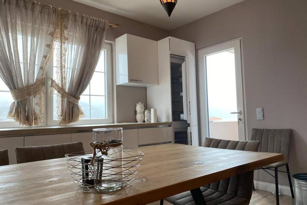 Cozy Lake Front Flat Bequeme Wohnung An Der See Pogradec Exteriör bild