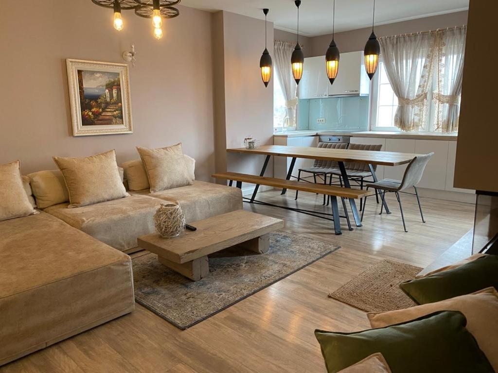 Cozy Lake Front Flat Bequeme Wohnung An Der See Pogradec Exteriör bild